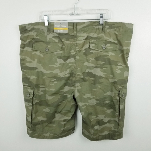 Falls Creek Green Camo Cargo Shorts NWT - Picture 2 of 9